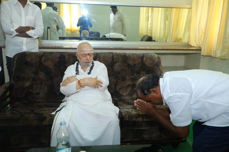 Sri Mulugu Ramalingeshwara Varaprasad Siddhanti was honoured with Jyotishyasastra Vignana Visharadha at Tummalapalli Kalakshetram, Vijayawada (307)